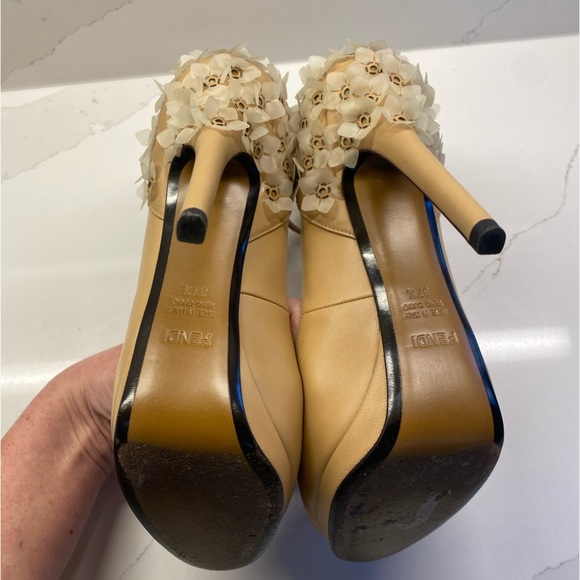 FENDI Spuntata White Floral Heel Platform Peep Toe Nude Shoes Size 7.5 - Picture 6 of 11